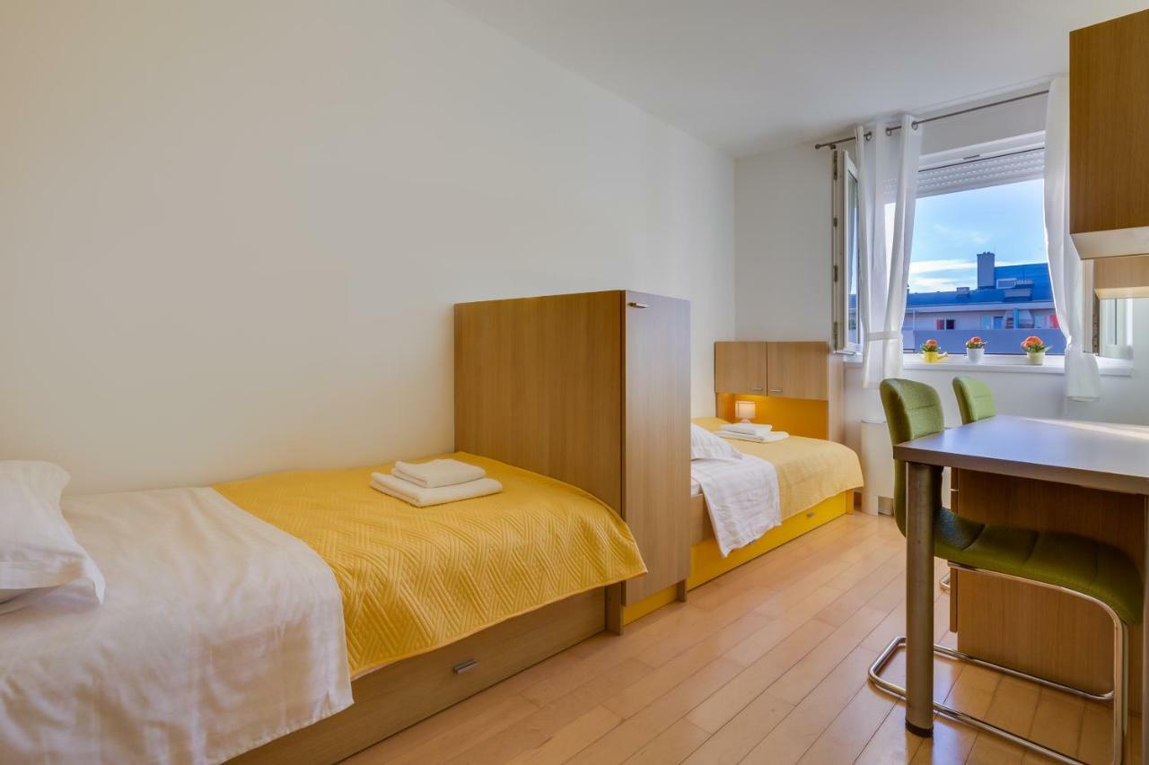 Apartment Pavic - Private Parking Zadar Exterior photo